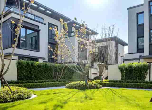 华夏保险河源中支举办两会精神学习专题党课